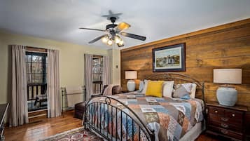 Skrivbord, strykjärn/strykbräda, wi-fi och sängkläder