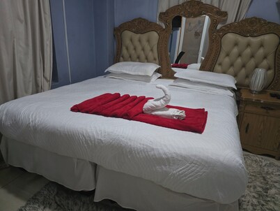 Apelles Palace Guest House - Staycation
