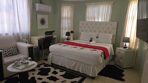 Loft, 5 Bedrooms, Smoking - Apelles Palace Guest House - Staycation (Gaborone)