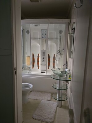 Loft, 5 Bedrooms, Smoking | Bathroom - Apelles Palace Guest House - Staycation (Gaborone)