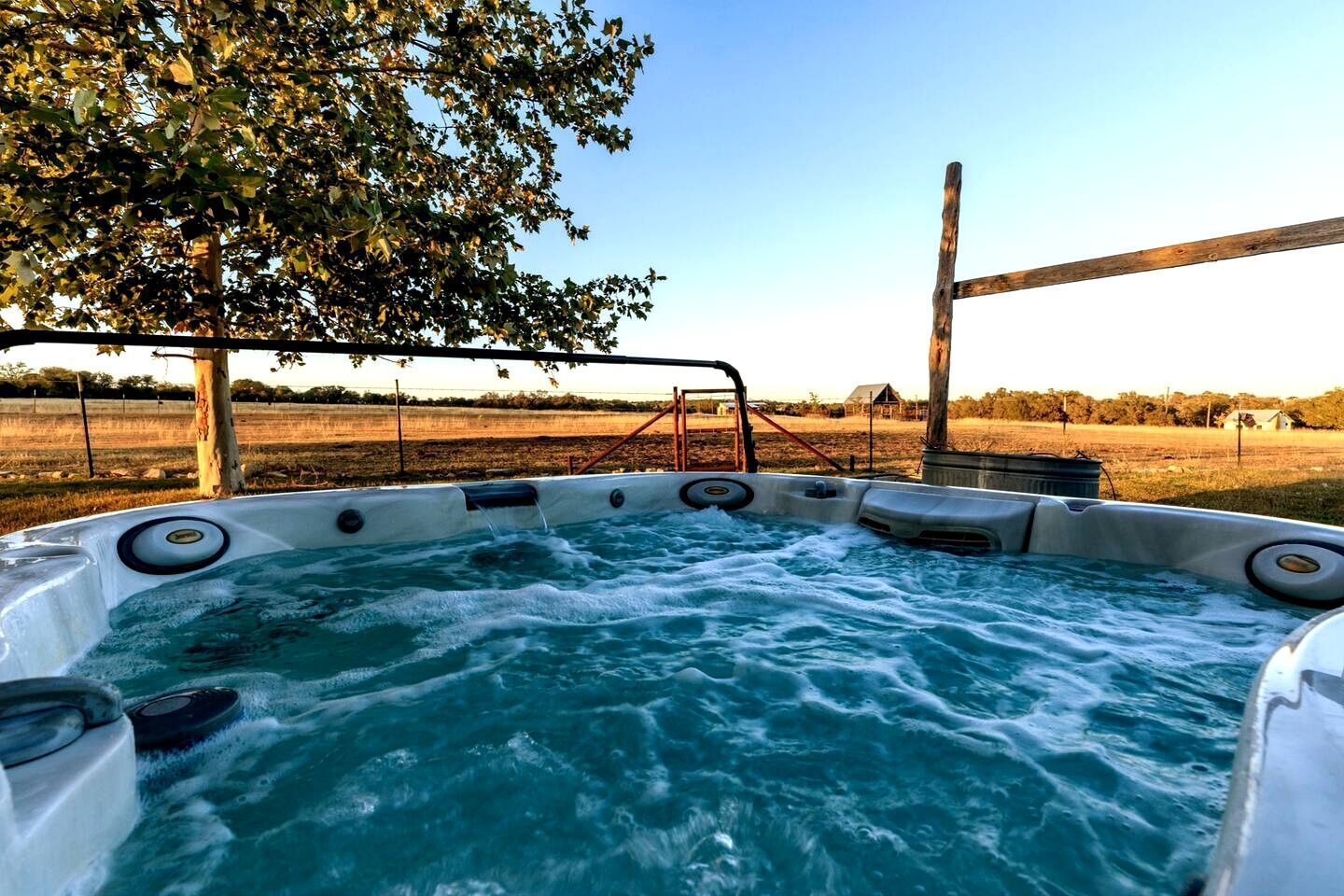 Outdoor spa tub