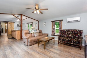 TV, fireplace, DVD player, video library - Quaint Secluded Cottage with Private Hot-Tub Incredible for a Weekend Getaway at Hocking Hills in Ohio (Logan)