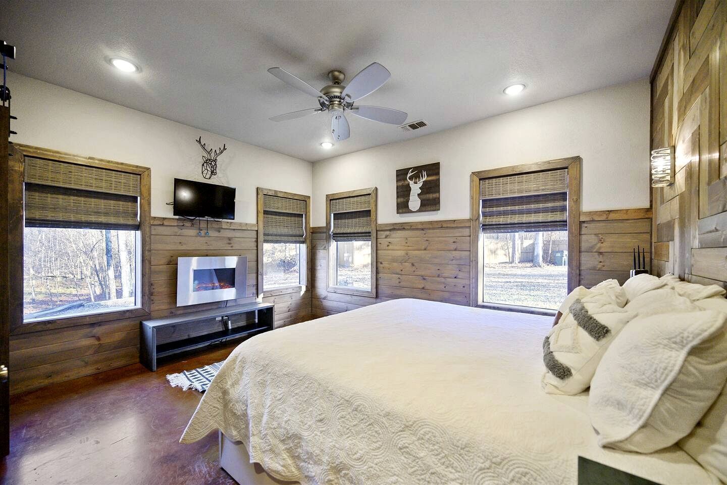 4 bedrooms, WiFi, bed sheets