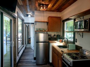 Cookware/dishes/utensils