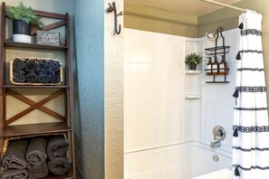 Hair dryer, towels - Pinecone Cottage with Hot Tub, Firepit, Espresso in Arnold, California (Dorrington)