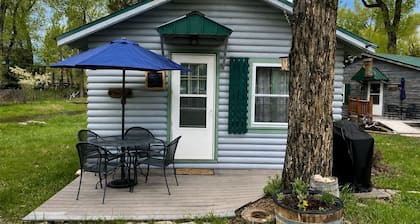 Delightful Secluded Cabin in Riverside, Wyoming