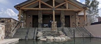 Delightful Secluded Cabin in Riverside, Wyoming