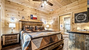 4 bedrooms, iron/ironing board, WiFi, bed sheets - Outstanding Cabin with Air Hockey Table Beautifully Designed in Tennessee (Sevierville)