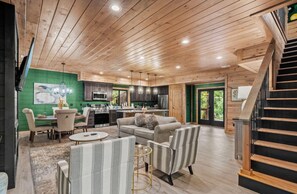 Interior - New Luxury-Style Mountain Lodge - Fir Pit! (Sevierville)