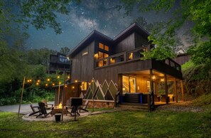 Exterior - New Luxury-Style Mountain Lodge - Fir Pit! (Sevierville)
