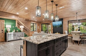 Interior - New Luxury-Style Mountain Lodge - Fir Pit! (Sevierville)