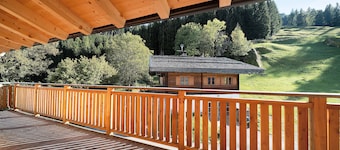 Apartment 'Gögelehof Kreuzspitz' with Mountain Views and Private Balconies