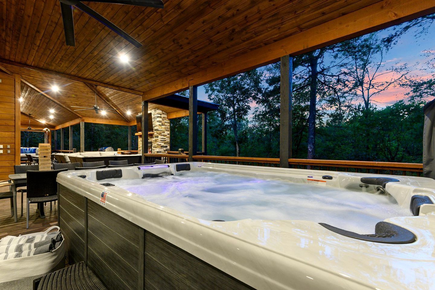Bain à remous extérieur