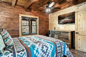 Unclassified image, 4 of 86, button - Delightful Cabin Amazing for Families with Private Porch in Tennessee (Sevierville)