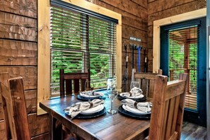 Unclassified image, 5 of 86, button - Delightful Cabin Amazing for Families with Private Porch in Tennessee (Sevierville)