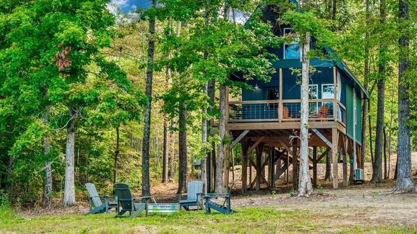 المنطقة المحيطة بالمنشأة