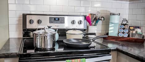 Coffee/tea maker, fridge, microwave, oven