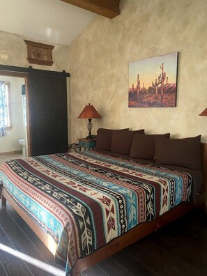 1 bedroom, WiFi, bed sheets - Eco-Friendly Cabin with Private Hot Tub for a Relaxing Getaway near Dallas, Texas (Bluff Dale)