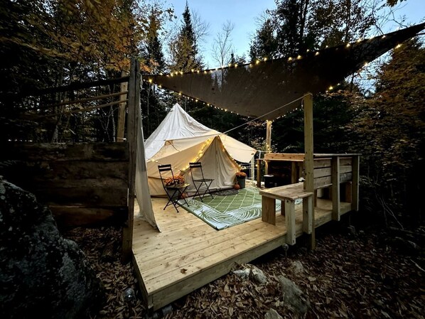 Terrace/patio - Canvas Bell Tent in the Woods in Hardwick, VT (Hardwick)