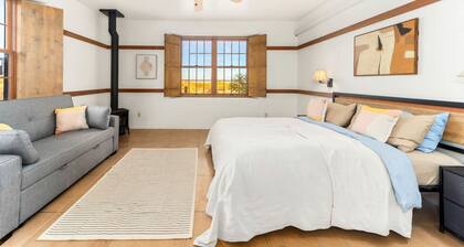 Scenic Desert Ranch Casita with Private Terraces near Saguaro National Park – Marana, Arizona