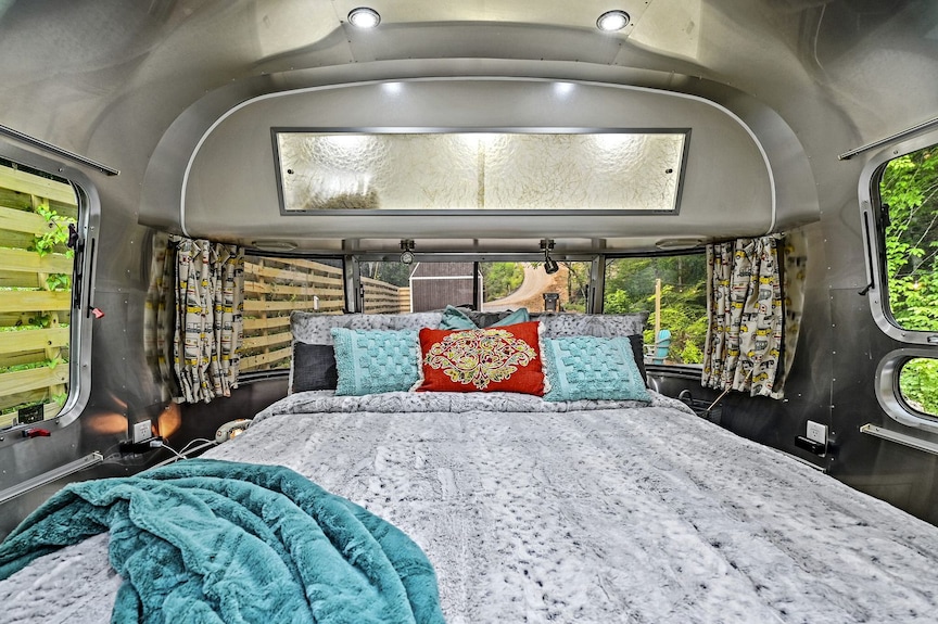 Remarkable Airstream Completely Equipped With Private Patio In Tennessee - Douglas Lake, TN
