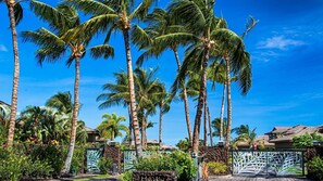 Property grounds - Waikoloa Golf Discount Views of Ocean & Golf Course Outdoor Seating - Vrkcv (Waikoloa)