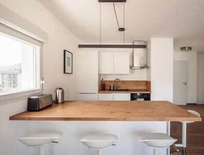 Fridge, oven, stovetop, dishwasher - Apartment (Carros)