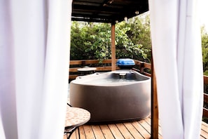Bañera de hidromasaje exterior