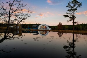 المنشأة من الخارج