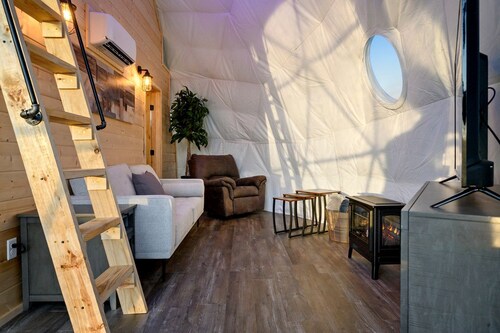 Incredi-Dome Family Experience in Broken Bow, OK