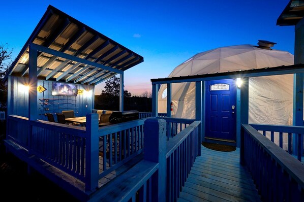 المنطقة المحيطة بالمنشأة