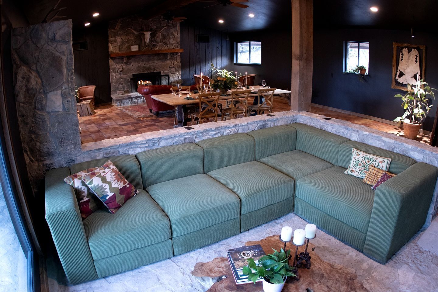 TV, fireplace
