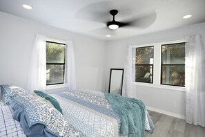 Escritorio, wifi, ropa de cama y acceso para silla de ruedas 