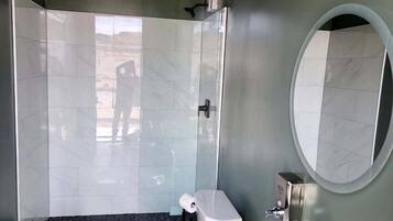 Towels, soap, shampoo, toilet paper