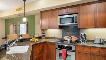 Nhà liên kế, nhiều giường, lanai, quang cảnh biển (Halii Kai 8G) | Bếp riêng