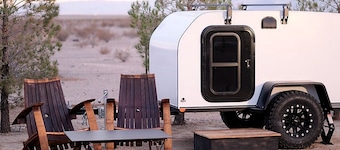 Scenic Glamping Trailer with Vineyard Views Near Death Valley National Park, California