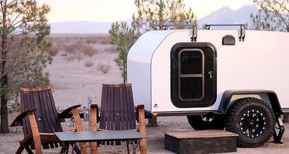 Scenic Glamping Trailer with Vineyard Views Near Death Valley National Park, California