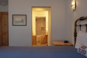 2 bedrooms, Internet, bed sheets - Crestview Condo 18 - Walk to Ski Lifts & Downtown Ketchum (Ketchum)