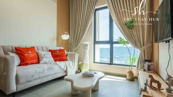 Comfort Apartment, 2 Bedrooms, Non Smoking, Kitchen | Living area | 40-inch Smart TV with digital channels