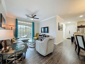 Een smart-tv en een kantoor