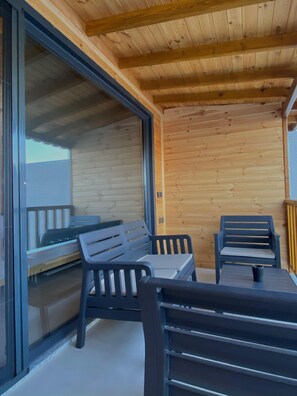 Bungalow – premium, bassengutsikt | Balkong