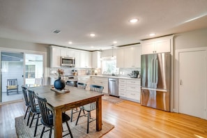 Private kitchen - Charming Texas Farmhouse Stay with Modern Western Flair near NRS Ranch in Decatur, TX (Decatur)