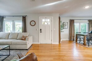TV - Charming Texas Farmhouse Stay with Modern Western Flair near NRS Ranch in Decatur, TX (Decatur)