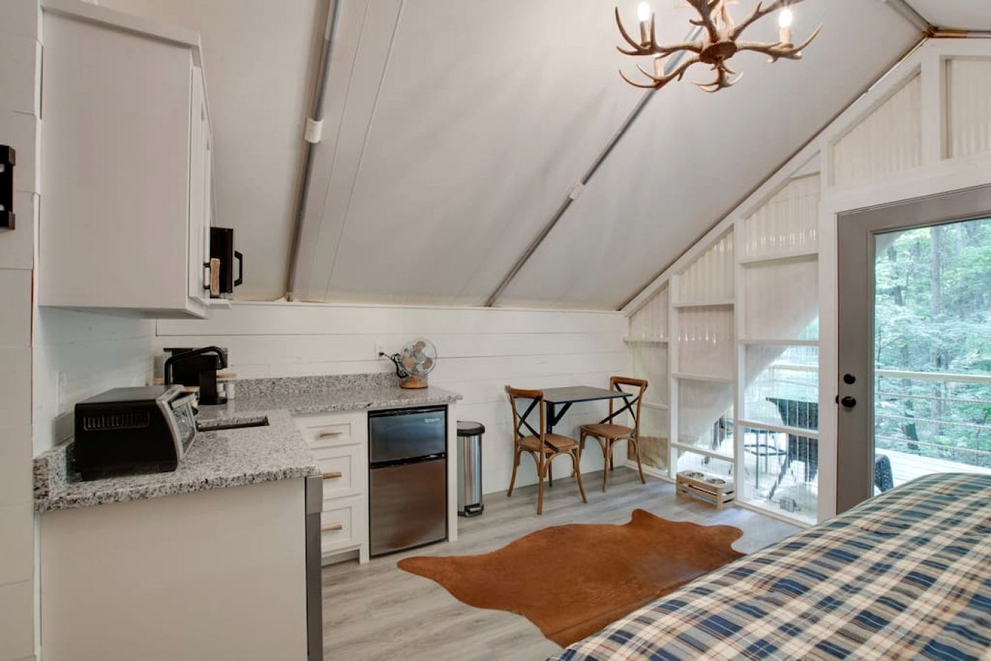 1 Schlafzimmer, Schreibtisch, WLAN, Bettwäsche