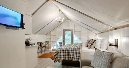 Luxury Glamping Tent with Jacuzzi on the Deck in Alabama