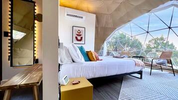 1 bedroom, desk, WiFi, bed sheets