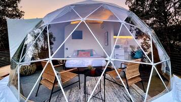 1 bedroom, desk, WiFi, bed sheets