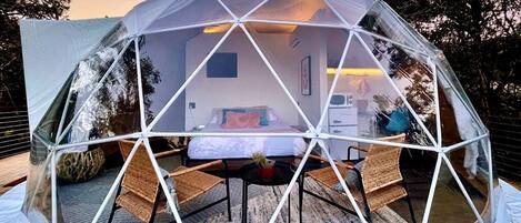 1 bedroom, desk, WiFi, bed sheets