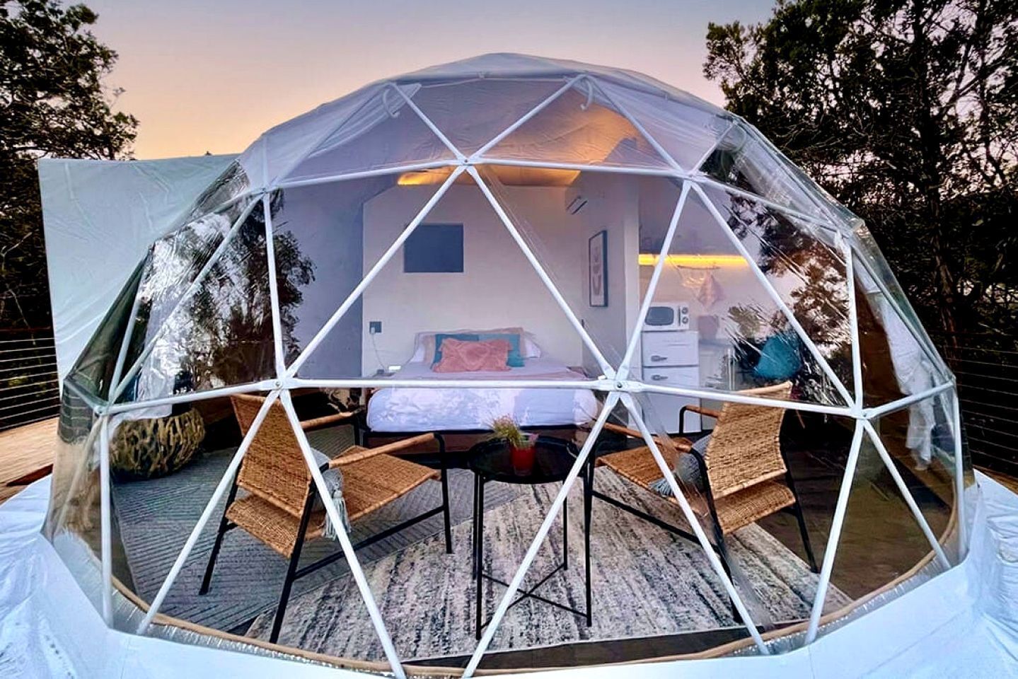 1 bedroom, desk, WiFi, bed sheets