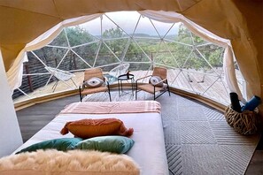 1 bedroom, desk, WiFi, bed sheets